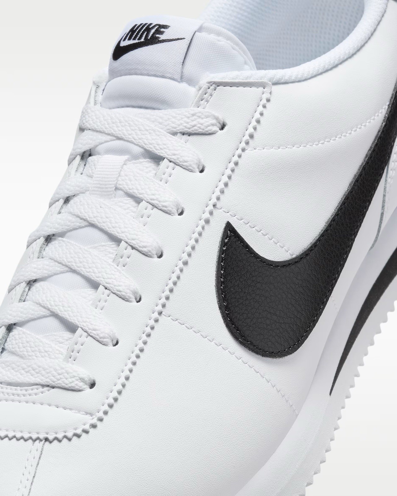 Nike Cortez White Black Lace Up Low Top Casual Sneakers DM4044-105 Men’s Sizes