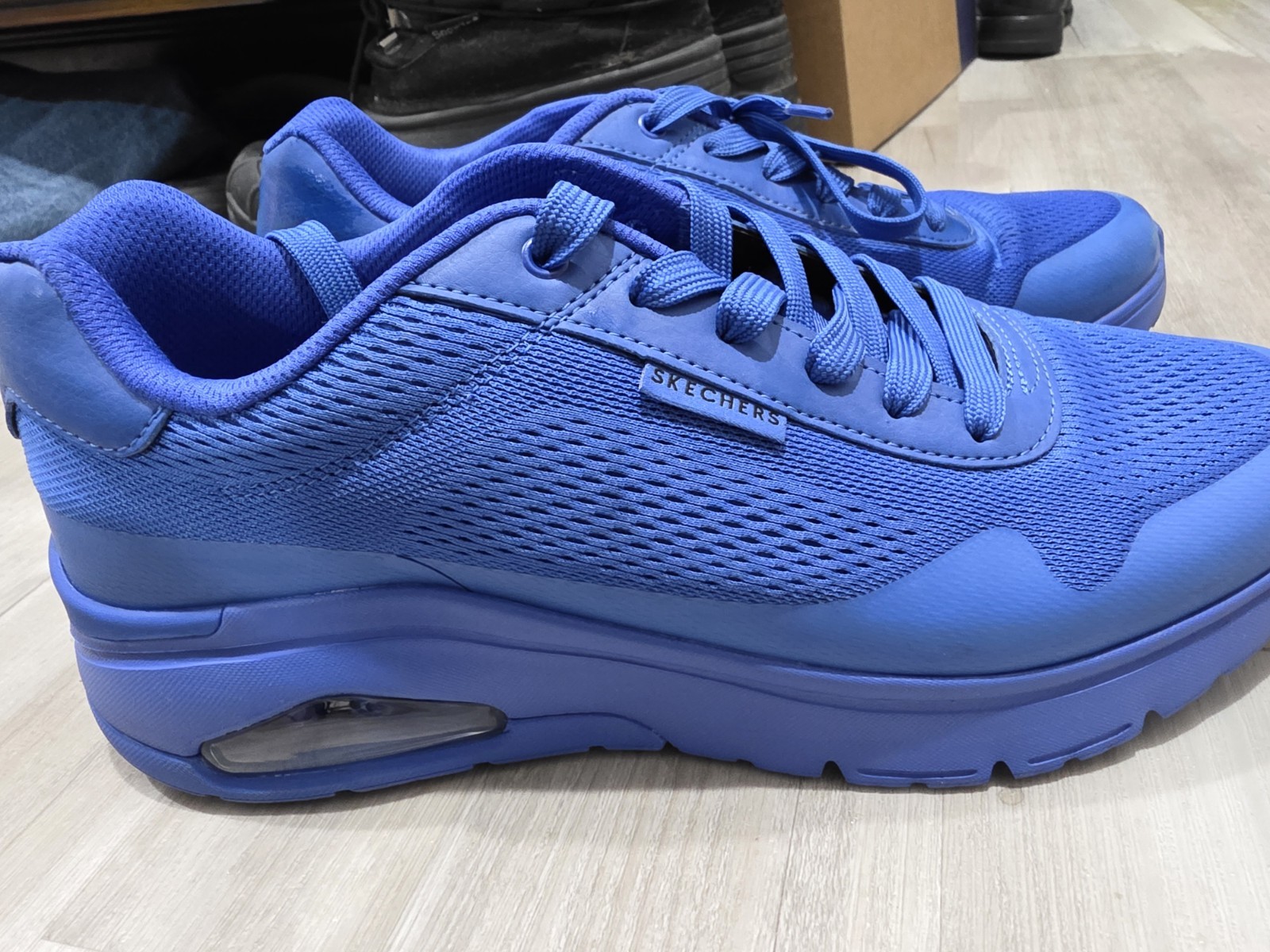 SKECHERS Memory Foam Men’s Low Top Lace-Up Athletic Sneakers Blue Solid
