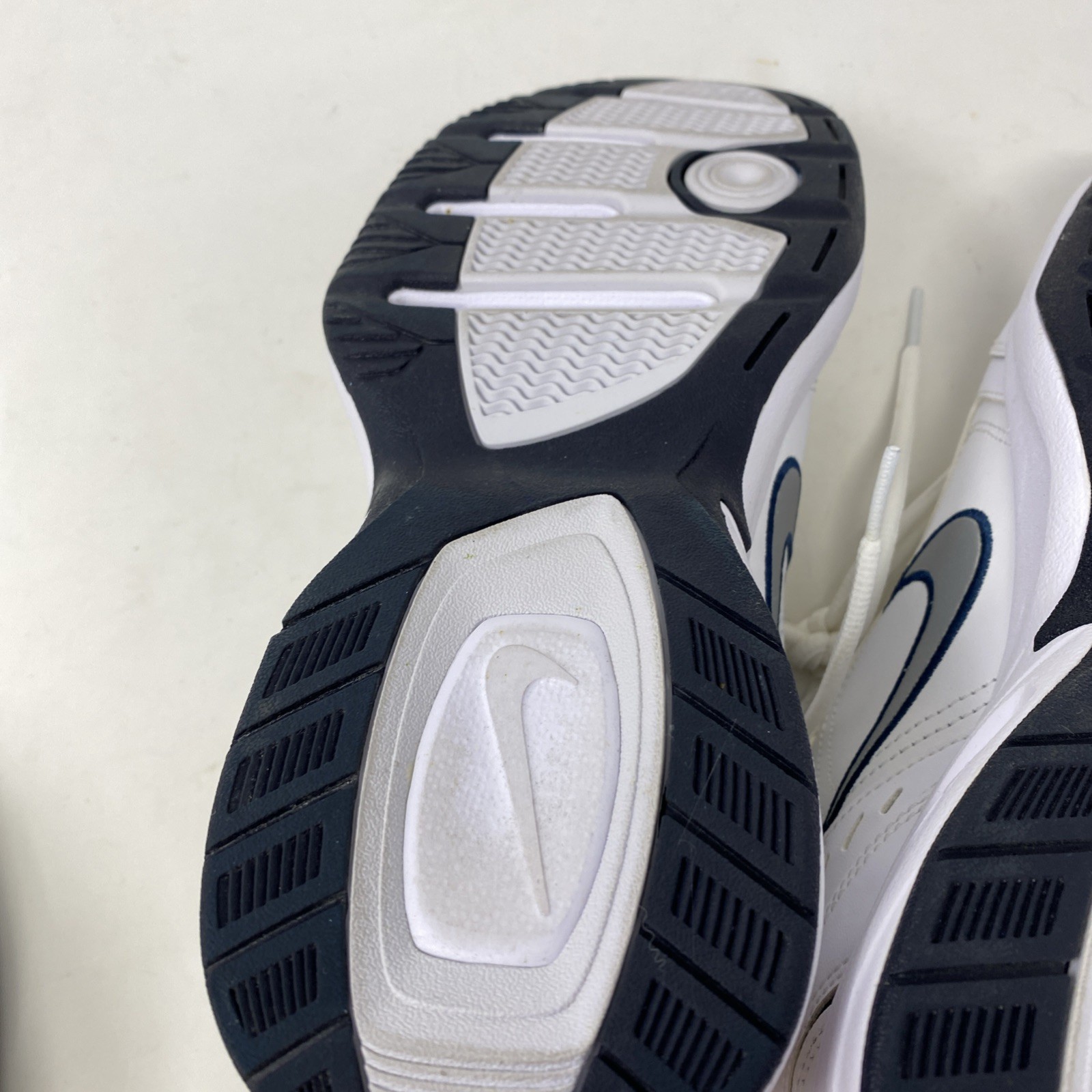 Nike Air Monarch IV Shoes Men Size 9 White Navy 415445-102 Training